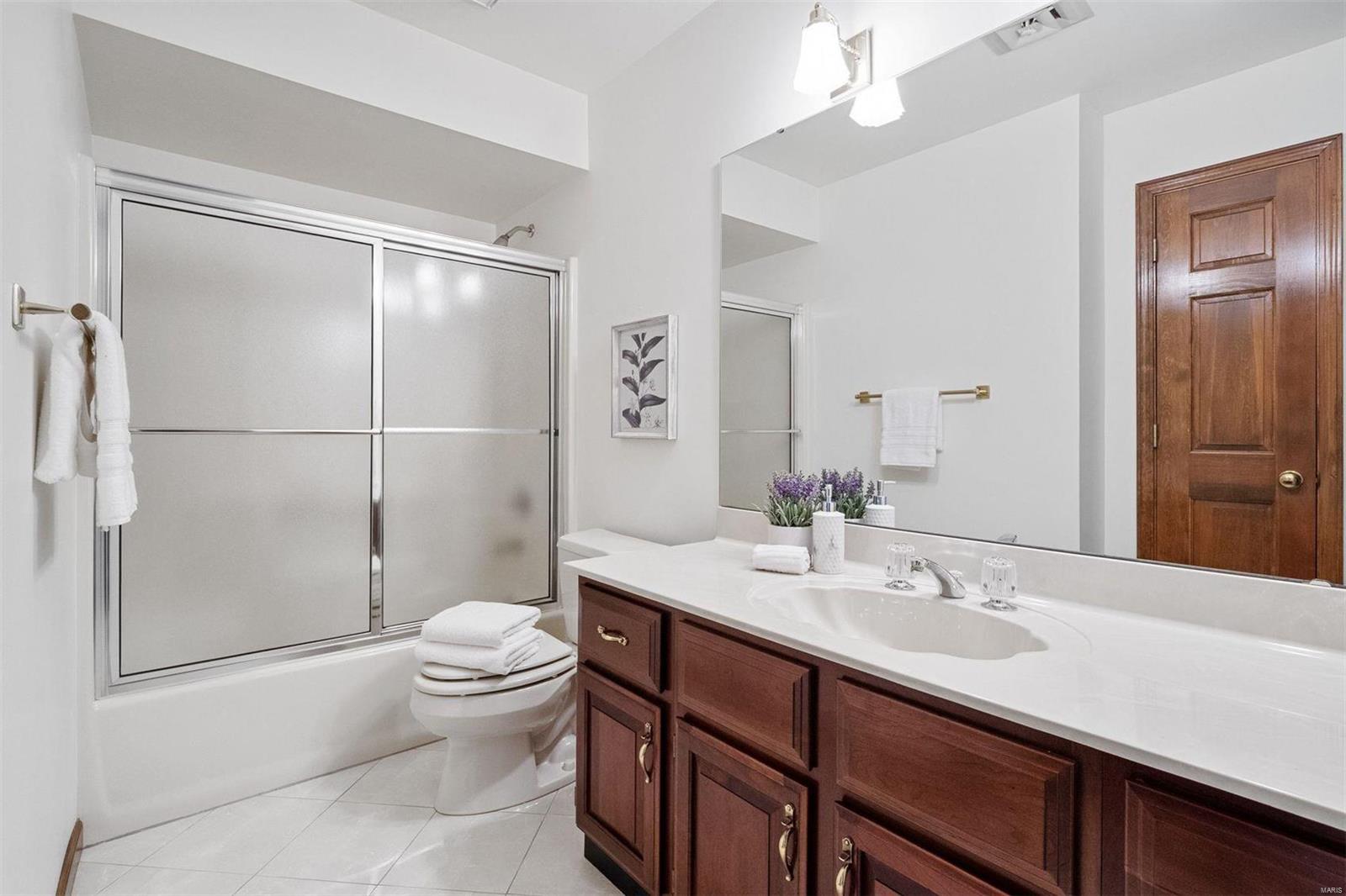 11949 Ladue Road Creve Coeur, MO 63141 - Photo 22 of 32 Gallery Image 22