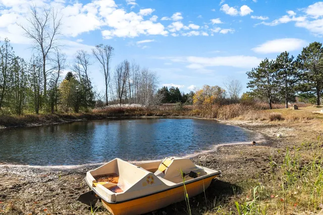 $399,900 | 1895 Wildwood Drive, Suamico, WI 54173