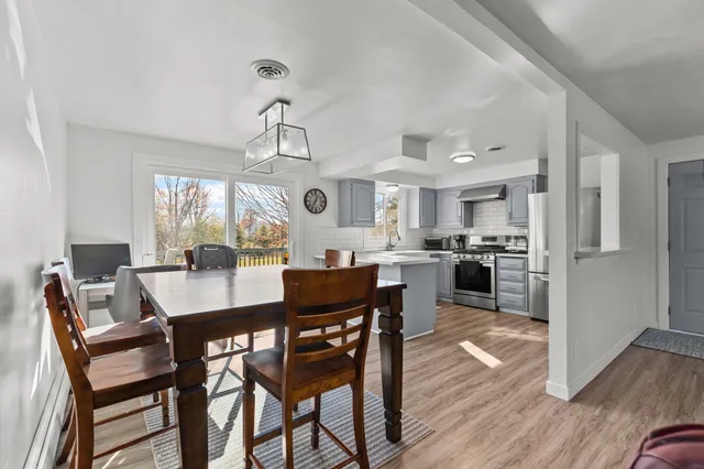 $399,900 | 1895 Wildwood Drive, Suamico, WI 54173