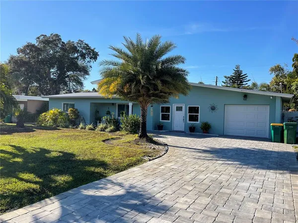 $2,500 | 1329 Royal Palm Drive South, St. Petersburg, FL 33707