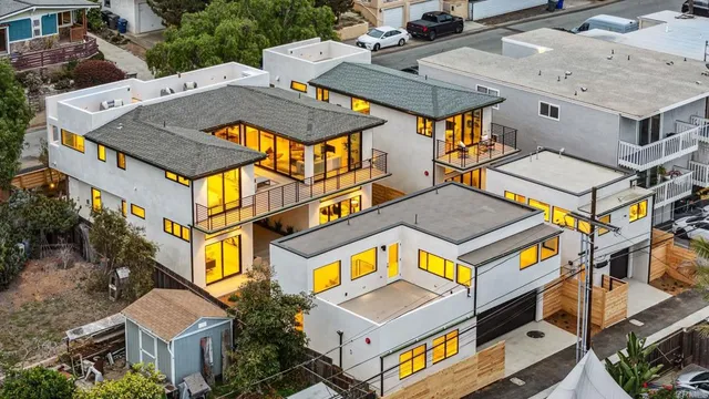 $4,645,000 | 2052 Montgomery Avenue, Cardiff-by-the-Sea, CA 92007