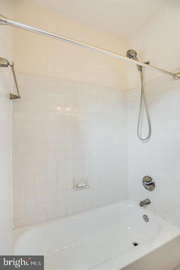 965 Randolph Street Northwest, Unit A Washington, DC 20011 - Photo 11 of 15 Bathroom View #2