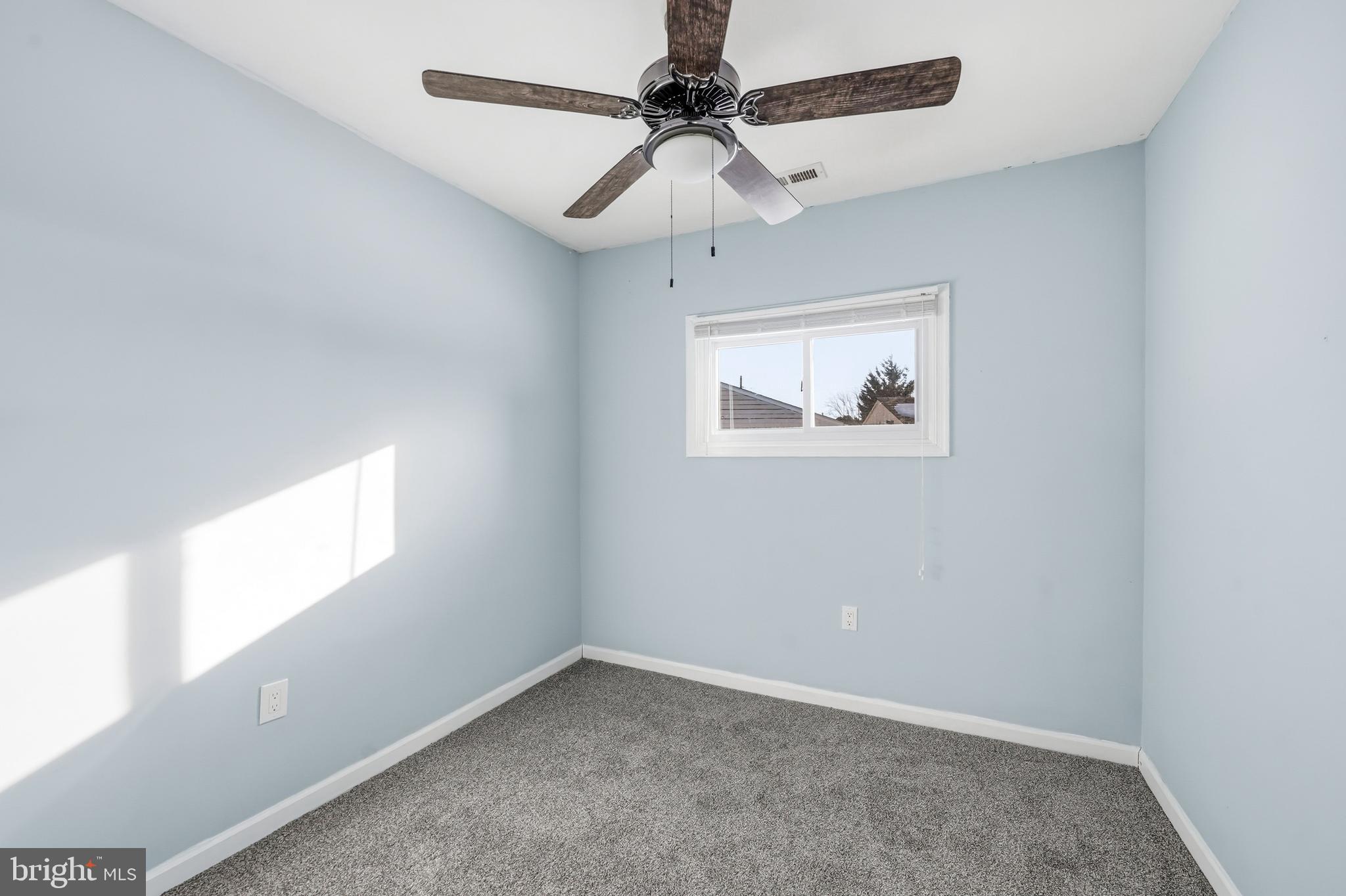 48 Gridiron Road Levittown, PA 19057 - Photo 15 of 26