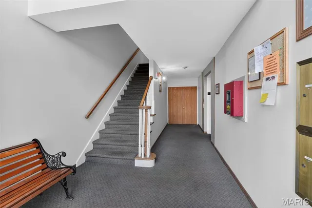 $204,900 | 10956 Village Grove Drive, Unit I, St. Louis, MO 63123