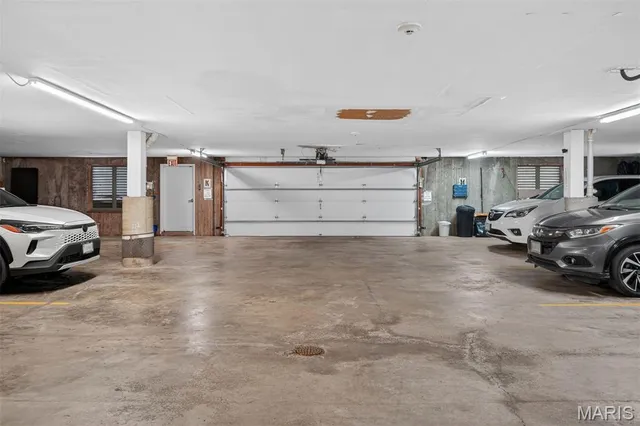 $204,900 | 10956 Village Grove Drive, Unit I, St. Louis, MO 63123