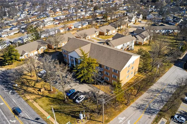$204,900 | 10956 Village Grove Drive, Unit I, St. Louis, MO 63123
