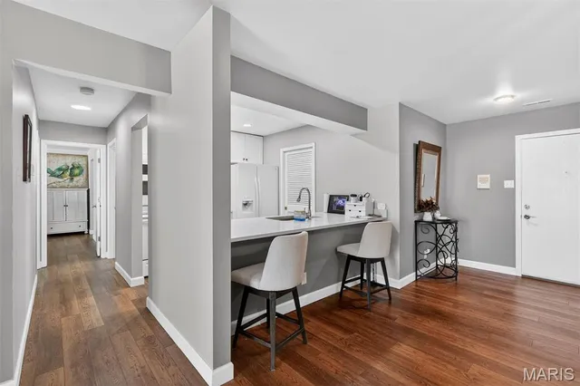 $204,900 | 10956 Village Grove Drive, Unit I, St. Louis, MO 63123