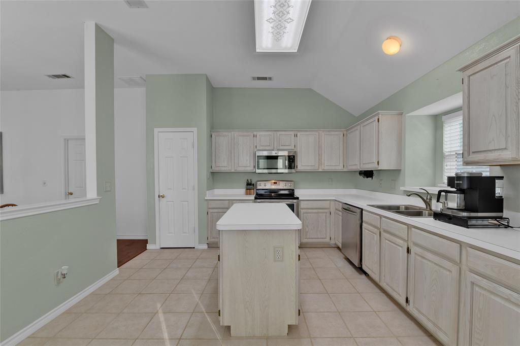8112 Sebastian Frisco, TX 75035 - Photo 15 of 39