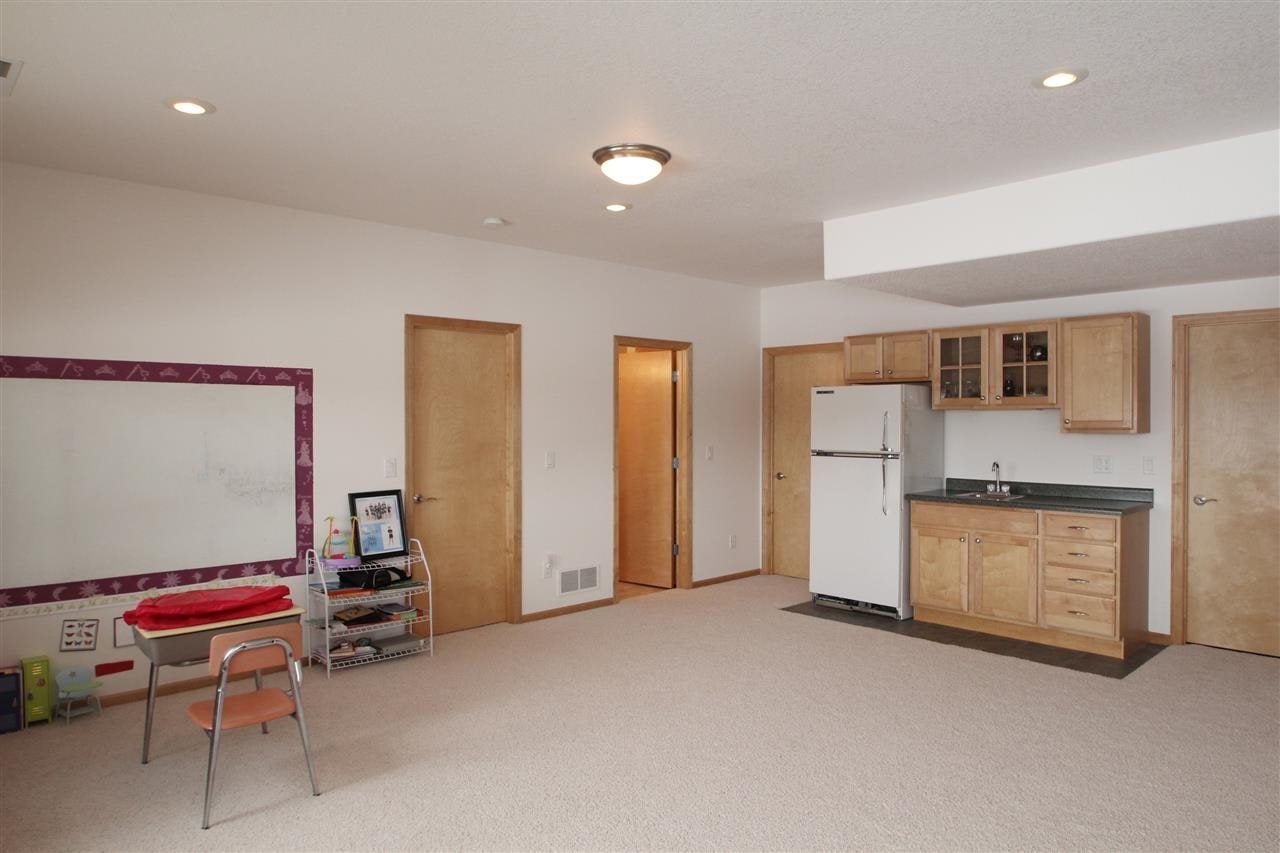 3132 East View Circle Drive Riverside, IA 52327 - Photo 15 of 25 Gallery Image 15