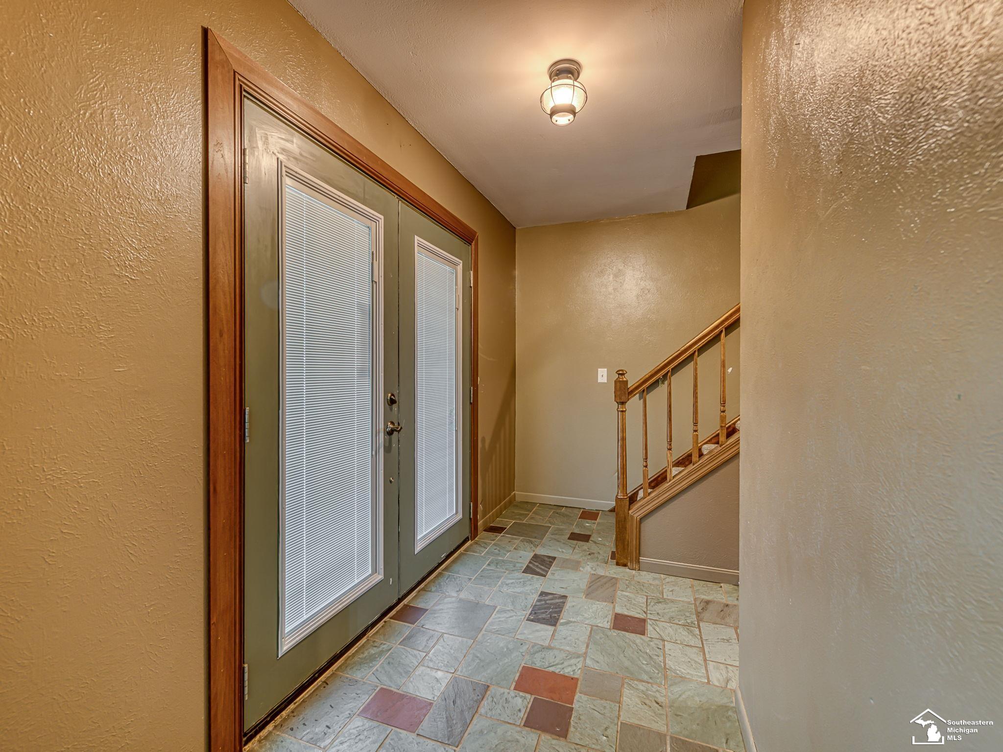 1902 South Raisinville Road Monroe, MI 48161 - Photo 3 of 46 Gallery Image 3