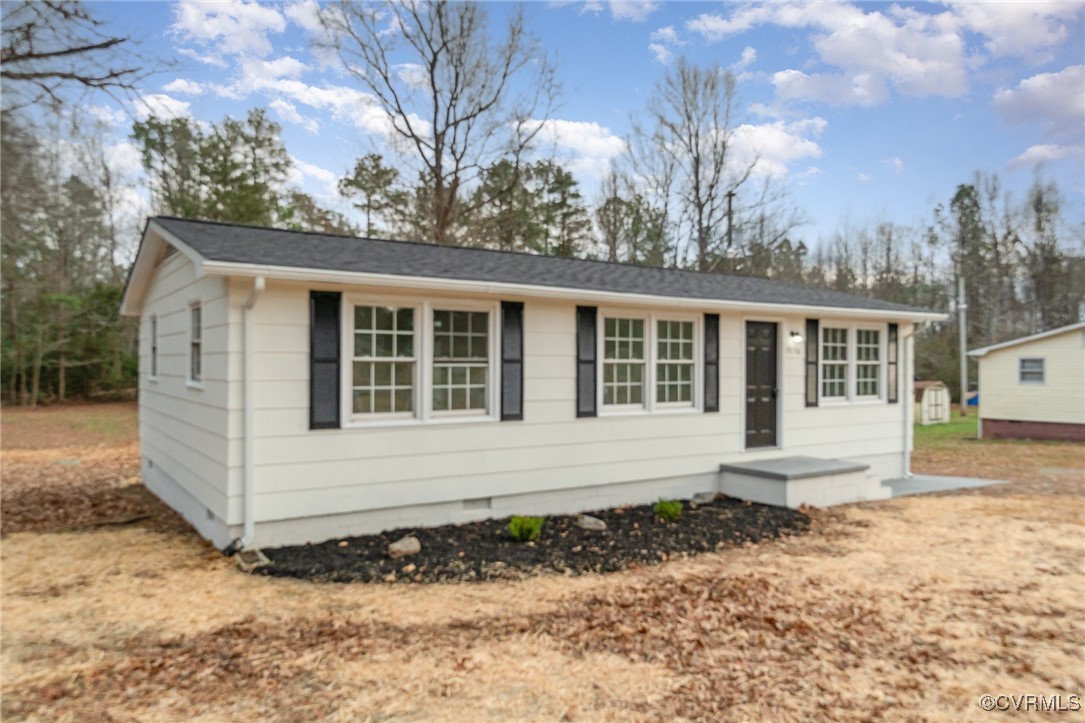 19256 Perimeter Road Milford, VA 22514 - Photo 22 of 29 View of front of house
