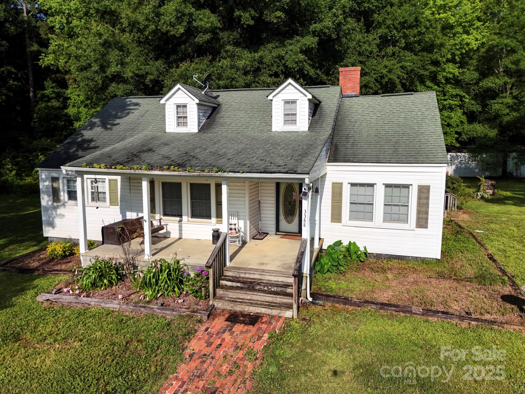 3390 Highway 151 Pageland, SC 29728 - Photo 3 of 11 front view of a house with a yard