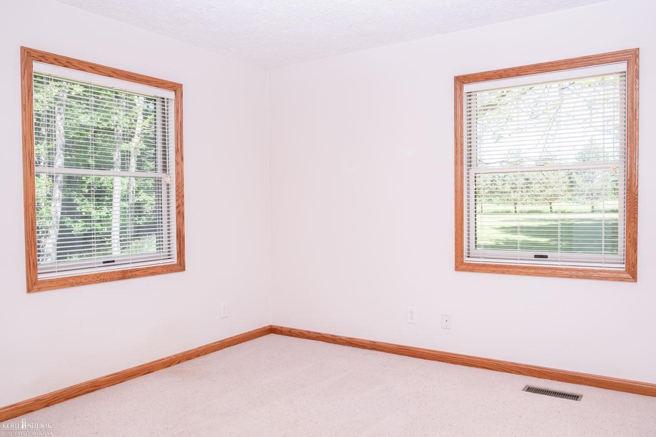 4630 Simpson Road Owosso, MI 48867 - Photo 8 of 31 50013077-7.JPG