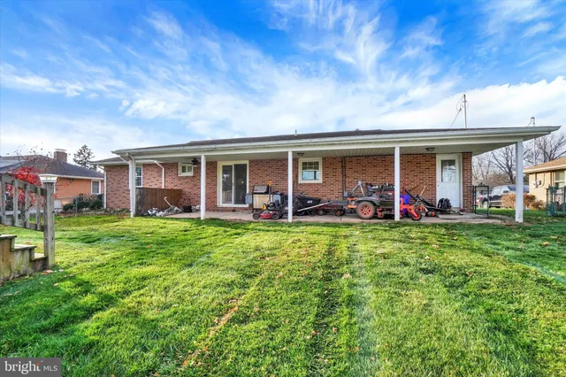 $274,900 | 1767 Oakley Drive, Dover, PA 17315