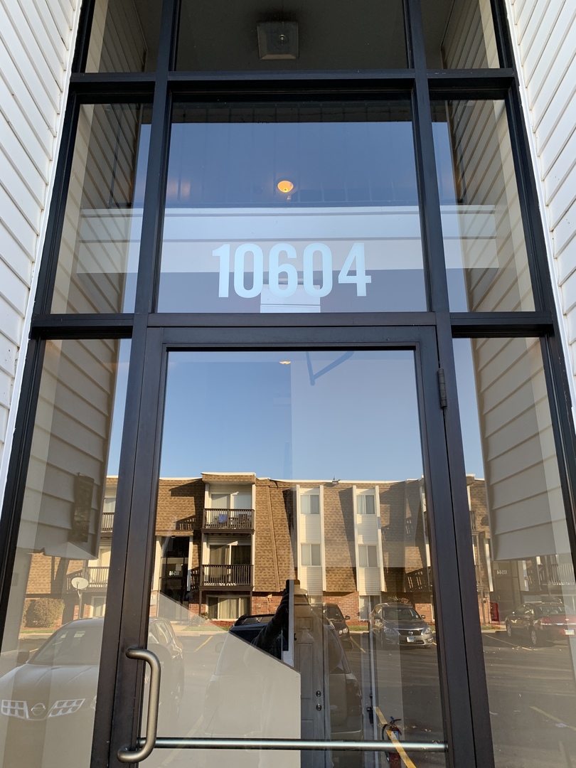 10604 Brooks Lane, Unit 3A3 Chicago Ridge, IL 60415 - Photo 2 of 10