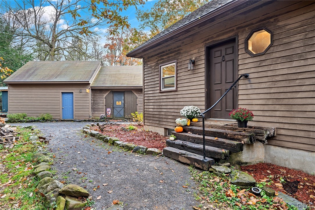 8481 Halstead Road Vienna, NY 13308 - Photo 3 of 36