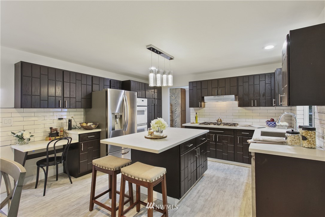 497 Northwest 4th Place Renton, WA 98057 - Photo 8 of 24