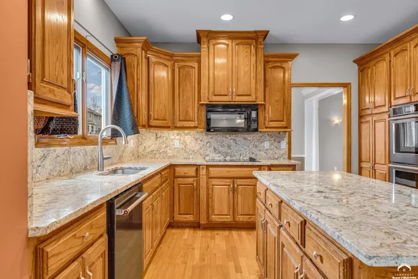 $659,900 | 1128 Dubs Court, Lawrence, KS 66049