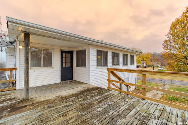 $189,900 | 120 Douglas Road, Marquette Heights, IL 61554