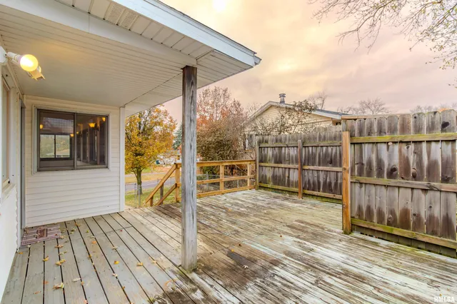 $189,900 | 120 Douglas Road, Marquette Heights, IL 61554