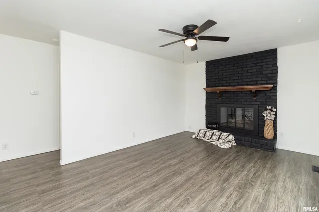 $189,900 | 120 Douglas Road, Marquette Heights, IL 61554