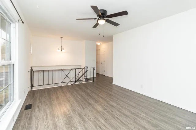 $189,900 | 120 Douglas Road, Marquette Heights, IL 61554