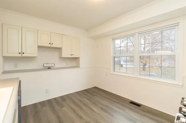 $189,900 | 120 Douglas Road, Marquette Heights, IL 61554