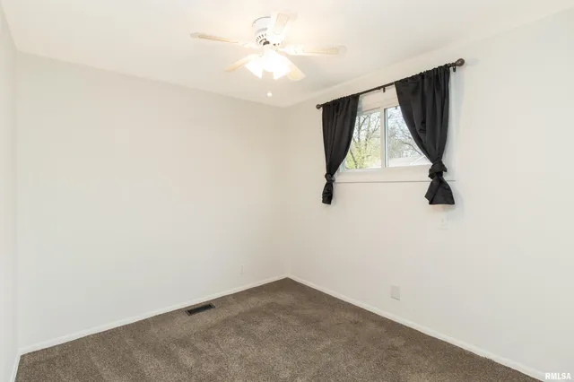 $189,900 | 120 Douglas Road, Marquette Heights, IL 61554