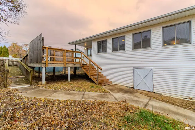 $189,900 | 120 Douglas Road, Marquette Heights, IL 61554