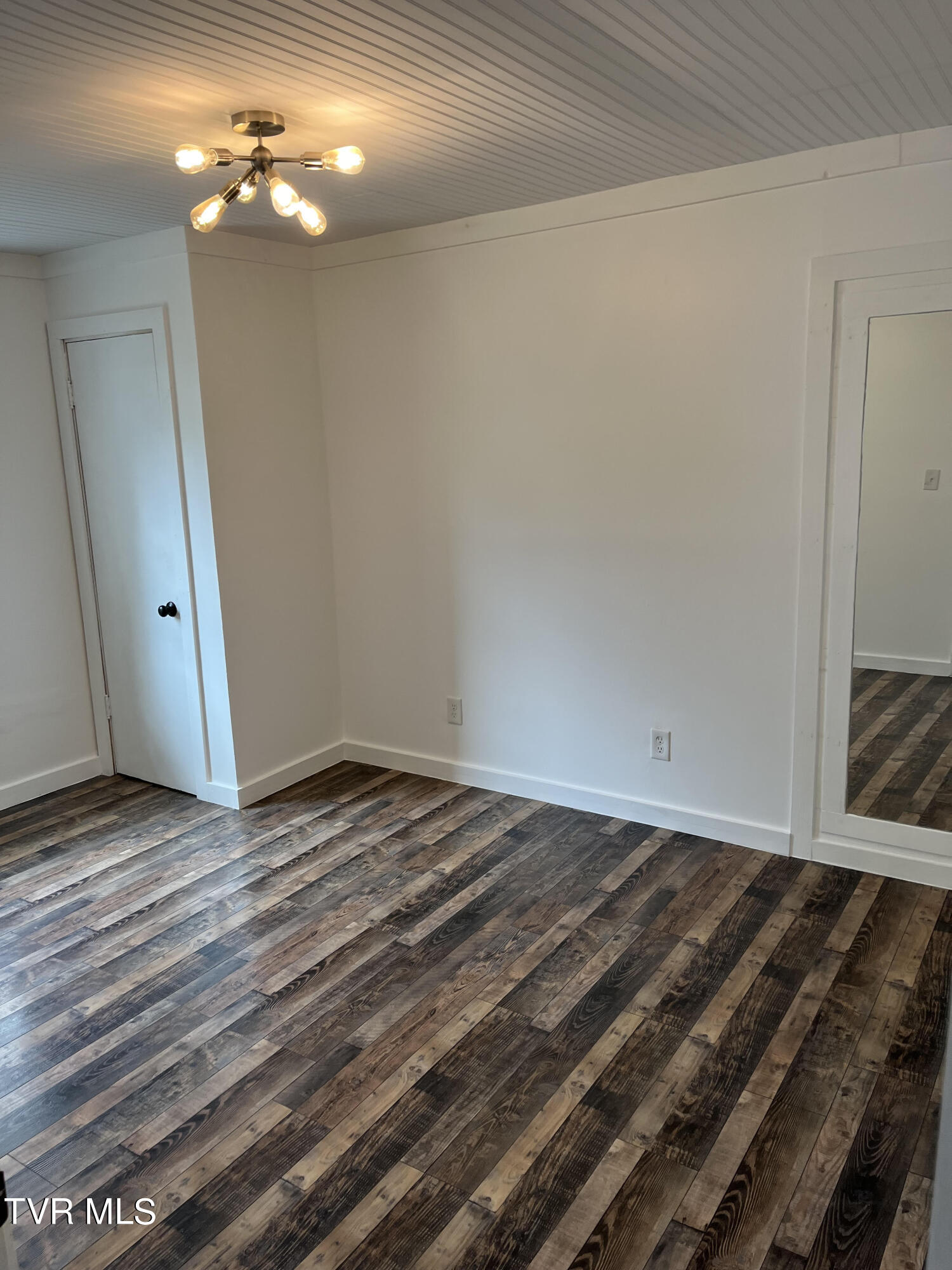 620 Walnut Grove Road Bluff City, TN 37618 - Photo 8 of 14 unnamed (4)