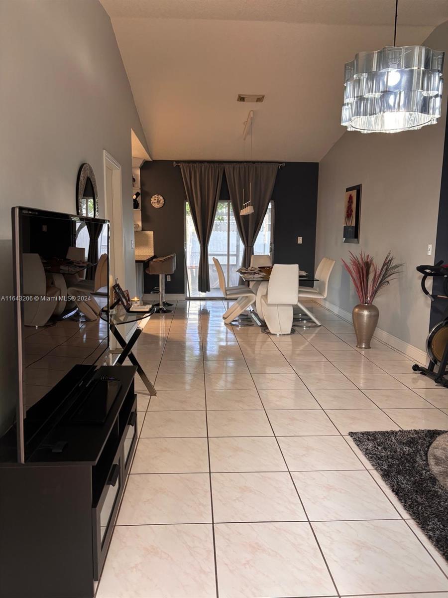 9558 Southwest 162nd Path Miami, FL 33196 - Photo 4 of 10 Gallery Image 4