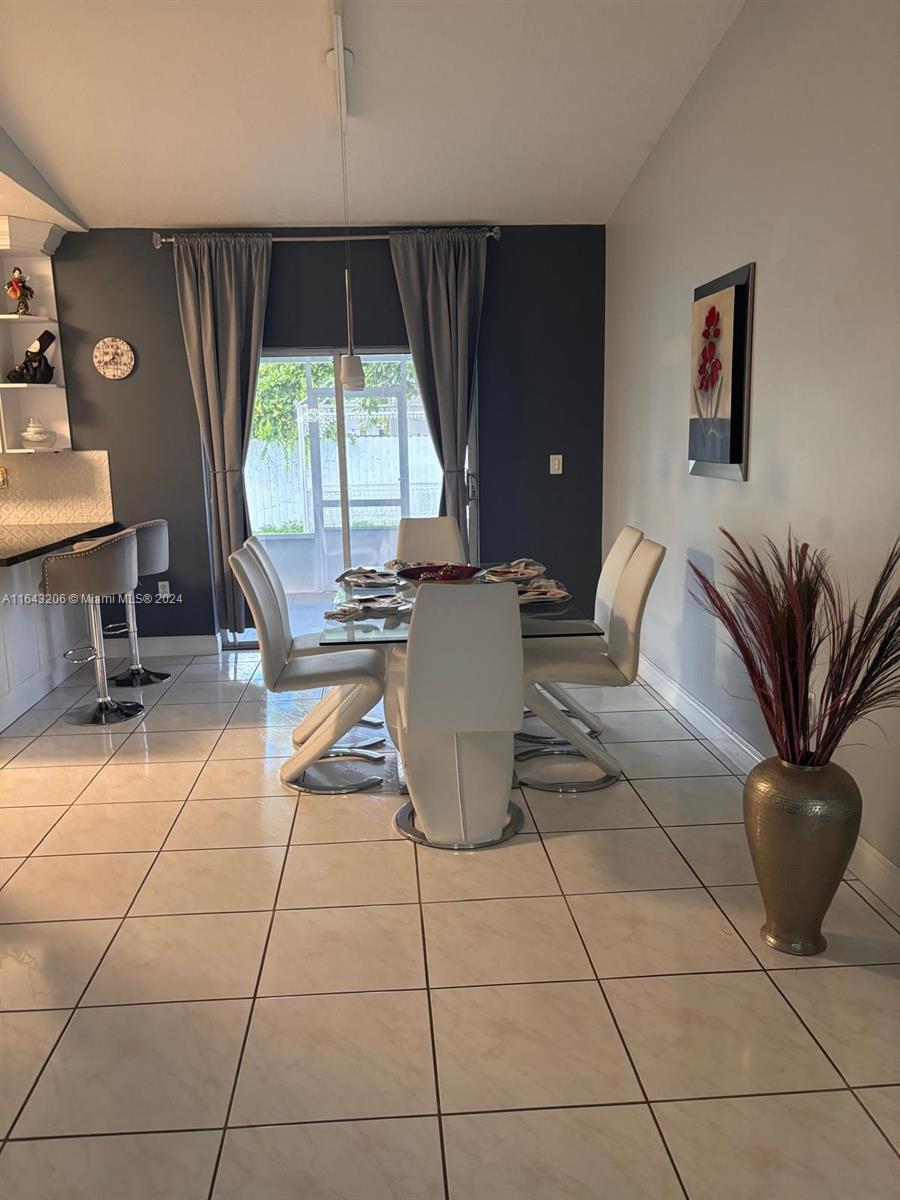9558 Southwest 162nd Path Miami, FL 33196 - Photo 5 of 10 Gallery Image 5