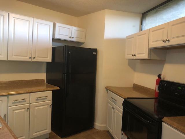 8063 Severn Drive, Unit C Boca Raton, FL 33433 - Photo 2 of 14 Kitchen