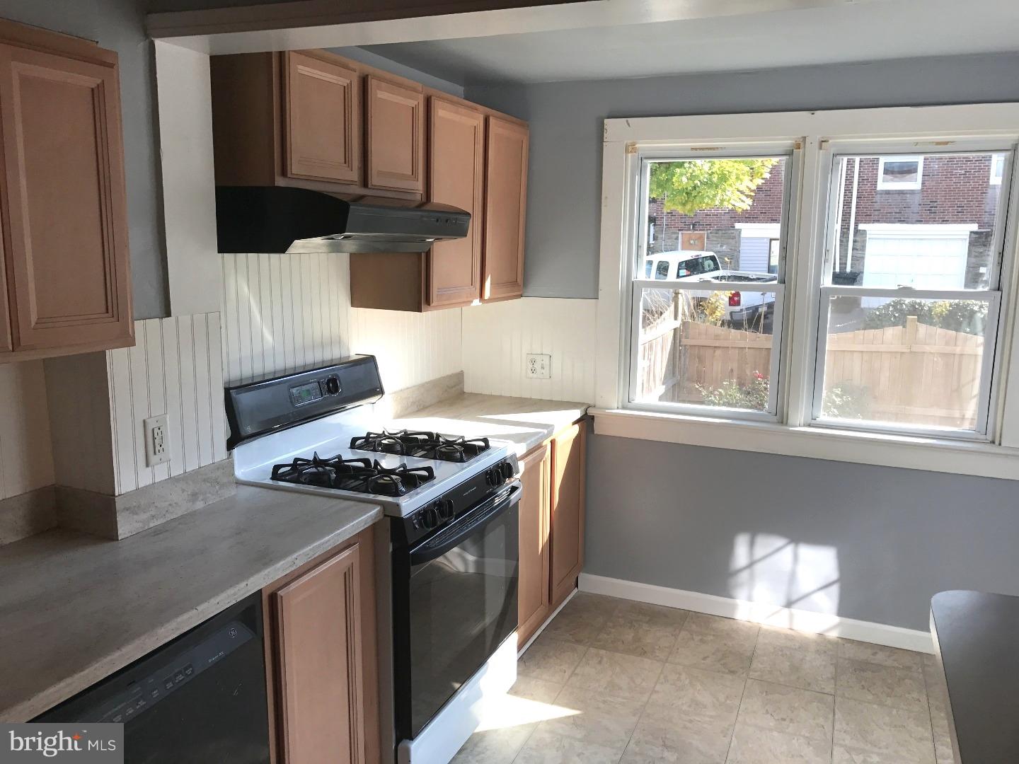 4110 Vernon Road Drexel Hill, PA 19026 - Photo 11 of 25 Kitchen