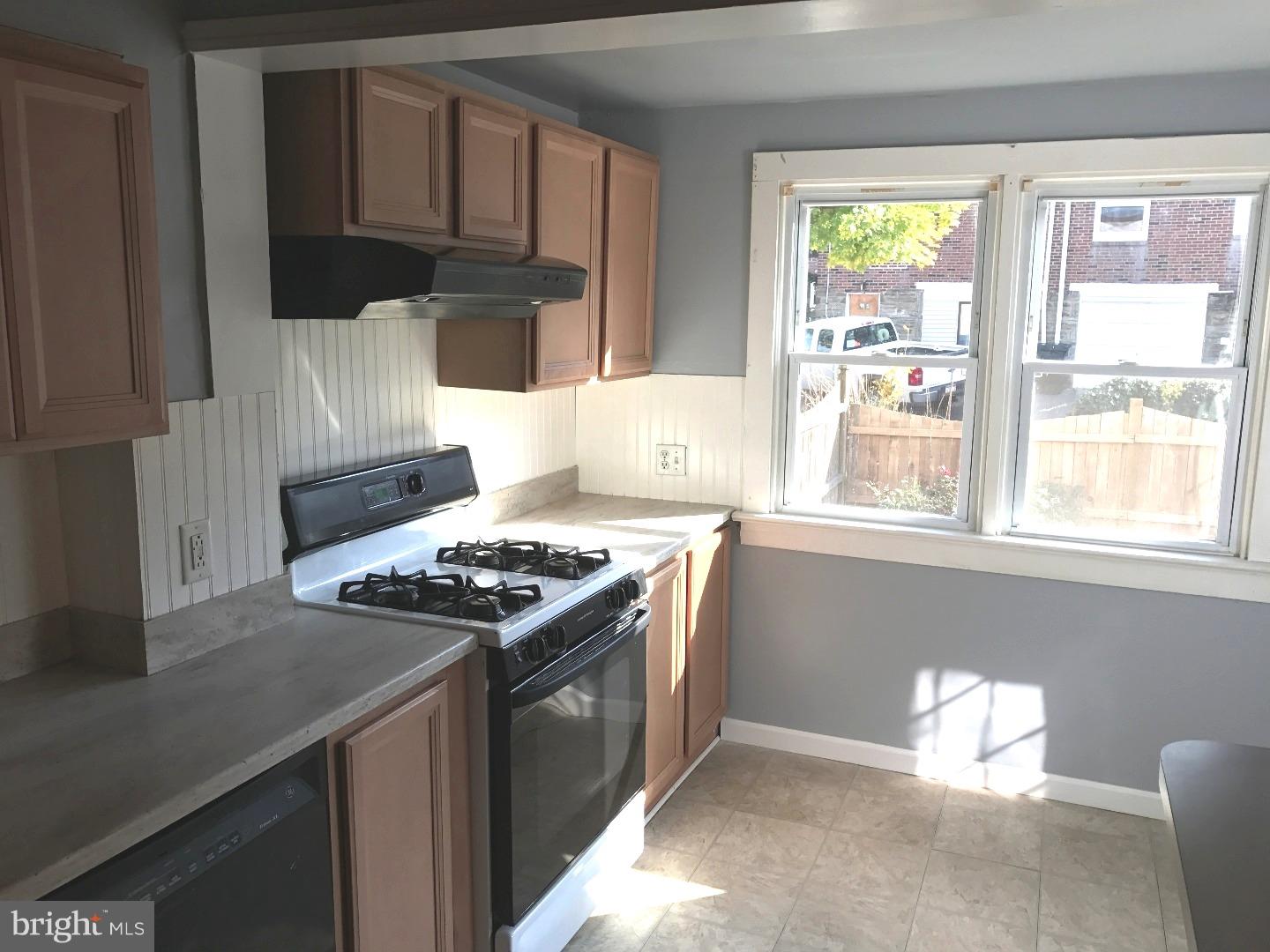4110 Vernon Road Drexel Hill, PA 19026 - Photo 12 of 25 Kitchen