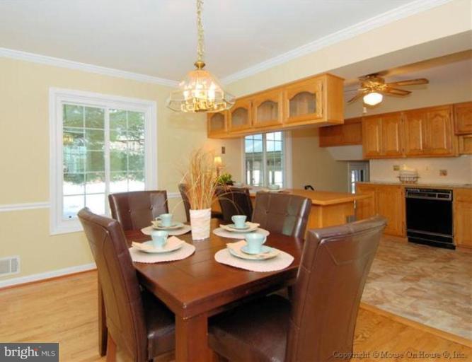 19213 Treadway Road Brookeville, MD 20833 - Photo 11 of 24 Dining Room