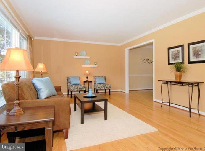 19213 Treadway Road Brookeville, MD 20833 - Photo 12 of 24 Living Room #2