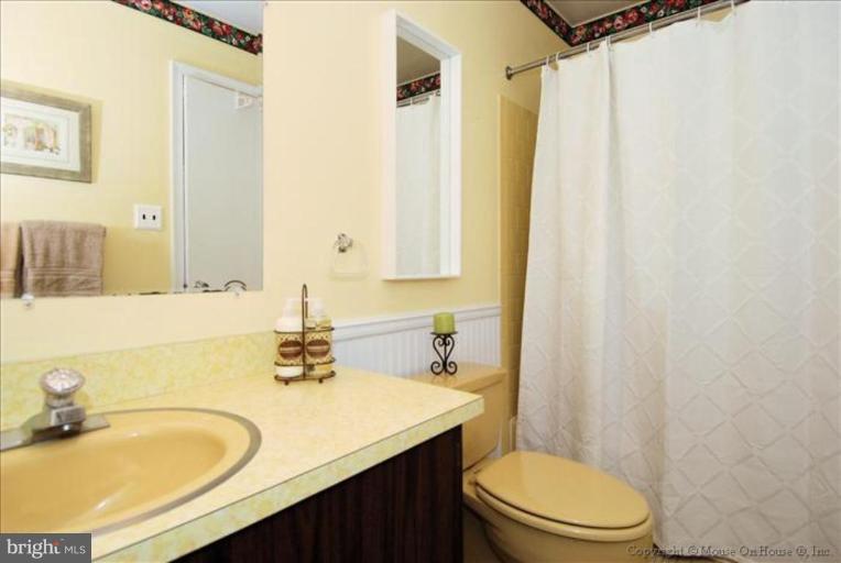 19213 Treadway Road Brookeville, MD 20833 - Photo 16 of 24 Bath #1