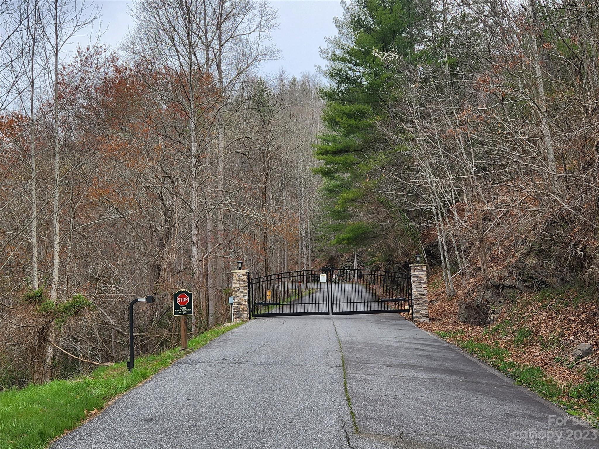 435 Pine Cone Trail Marshall, NC 28753 - Photo 5 of 34 a view of outdoor space