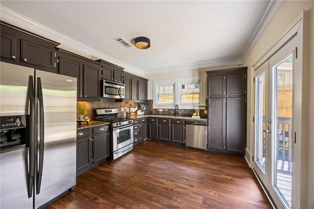 2469 Forrest Avenue Northwest Atlanta, GA 30318 - Photo 11 of 29