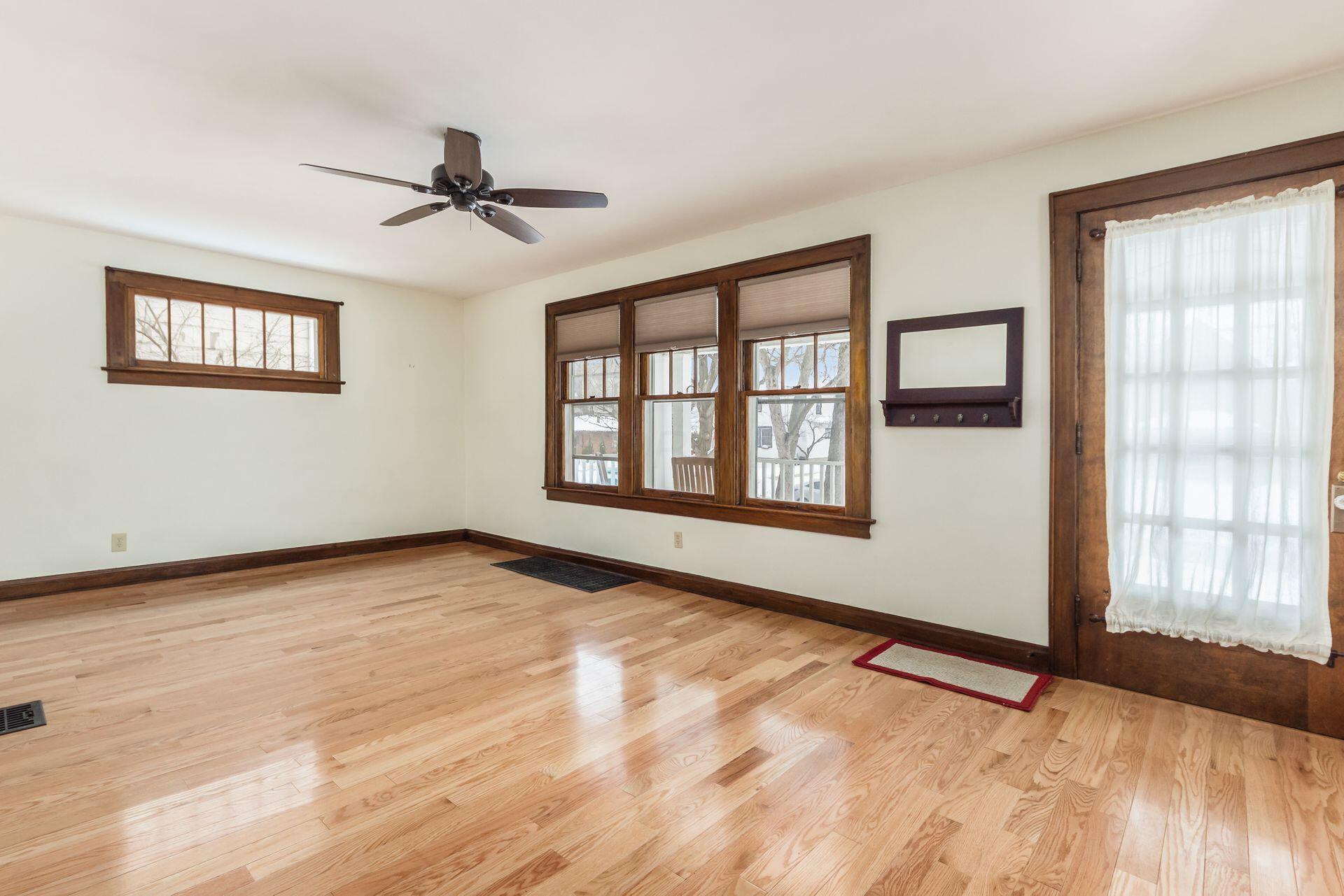544 Piedmont Road Columbus, OH 43214 - Photo 6 of 26 009_ Rd Columbus OH 43214 USA
