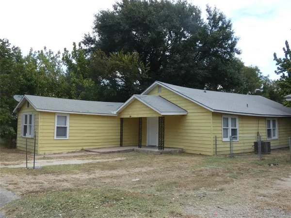 $1,395 | 209 Hunt Street, Clyde, TX 79510