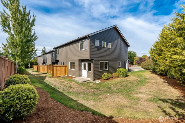 $599,950 | 3910 132nd Street Southwest, Unit B, Lynnwood, WA 98087