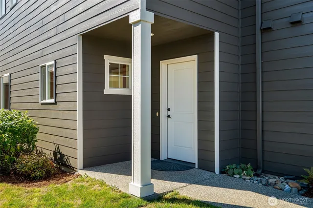 $599,950 | 3910 132nd Street Southwest, Unit B, Lynnwood, WA 98087