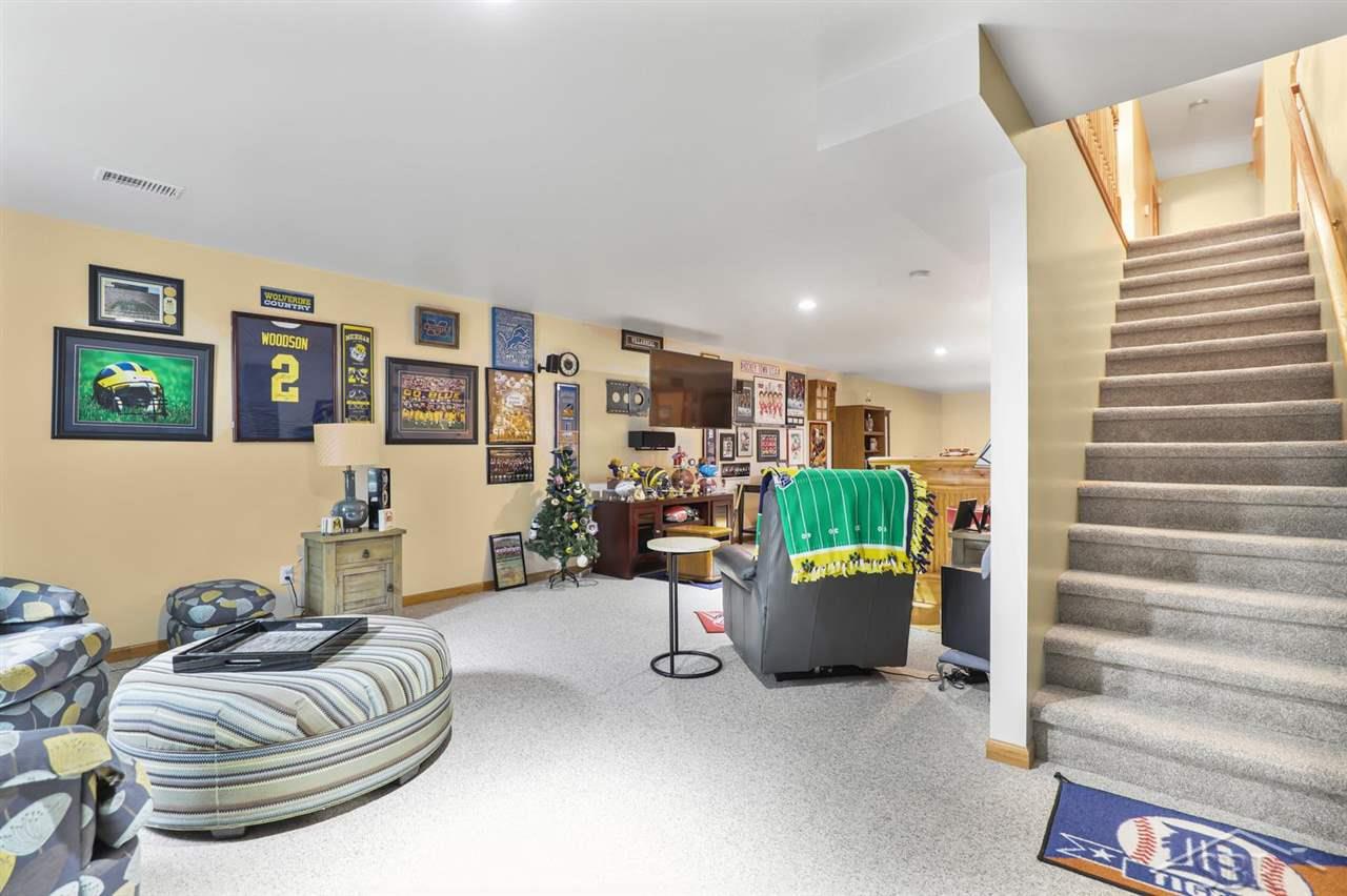 604 Bacon Road Saginaw, MI 48609 - Photo 29 of 62 50052163-28.JPG