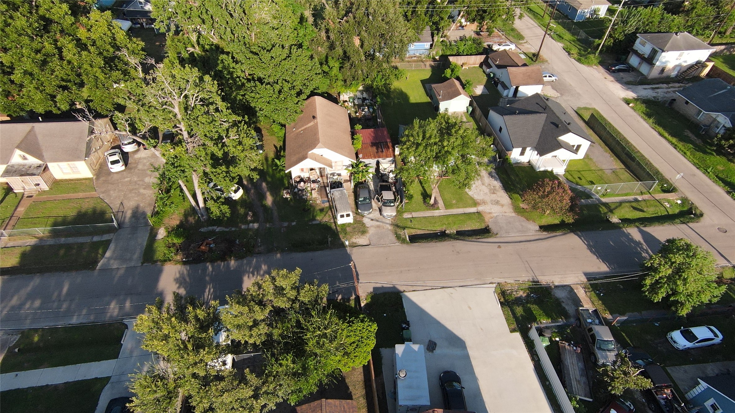 541 Zoe Street Houston, TX 77020 - Photo 2 of 6