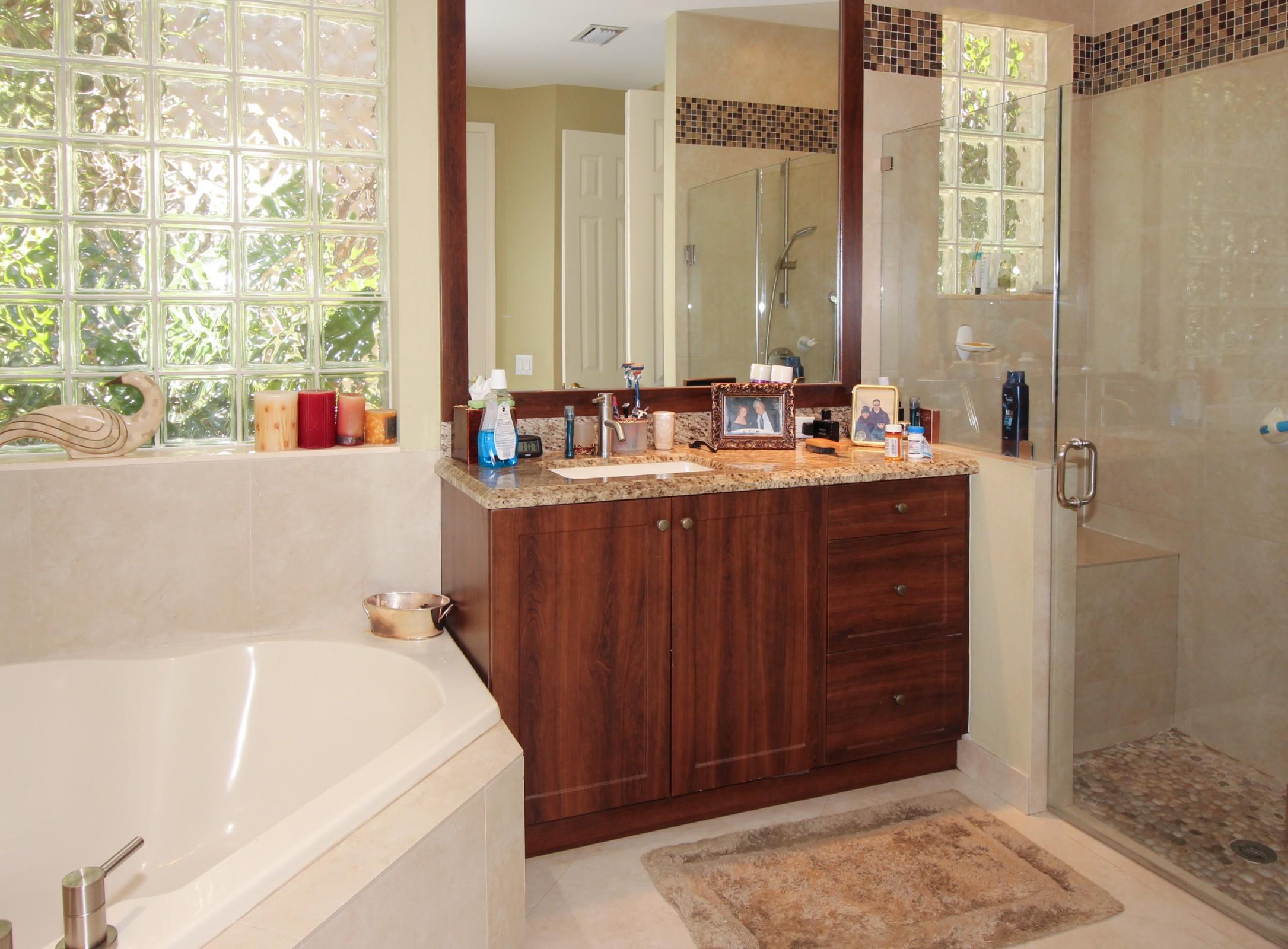 5425 Northwest 42nd Avenue Boca Raton, FL 33496 - Photo 21 of 32 15_XVN5A9_still_mba2