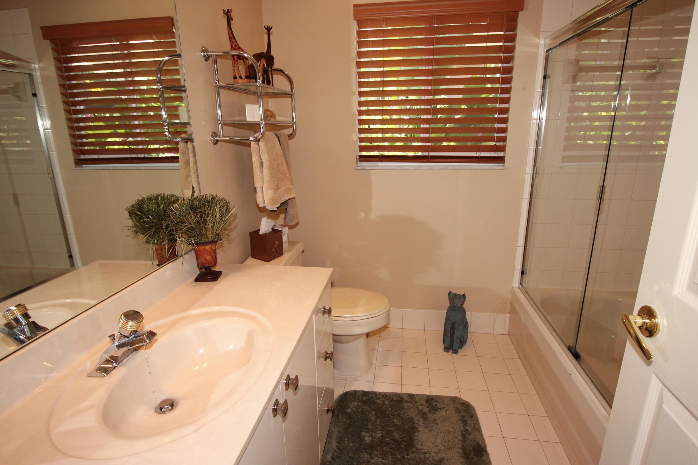 5425 Northwest 42nd Avenue Boca Raton, FL 33496 - Photo 23 of 32 19_XVN5A9_still_2ba