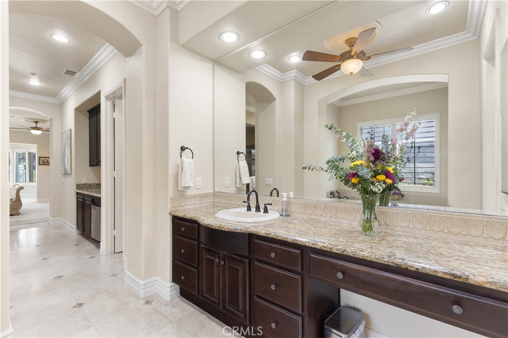 3349 Mendenaro Court Fallbrook, CA 92028 - Photo 24 of 69