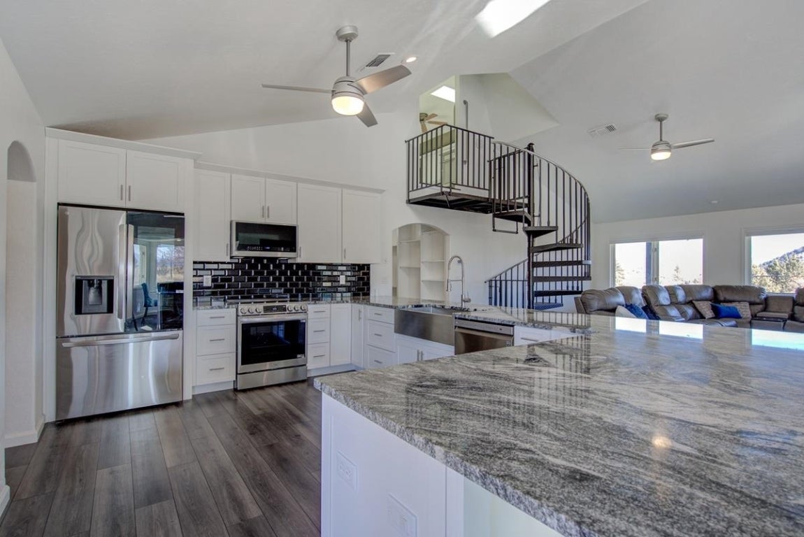 23205 Slough Road Weed, CA 96094 - Photo 14 of 50 Gallery Image 14